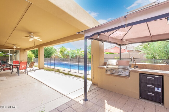 Building Photo - 423 E Mead Dr