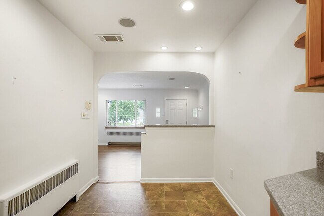 Building Photo - Two bedroom gem in the heart of Sloan's!