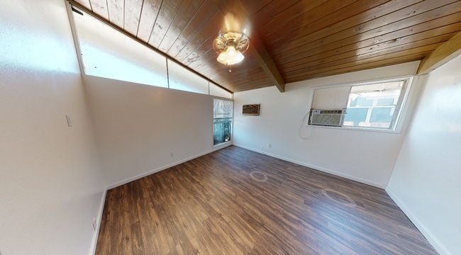 Building Photo - Spacious 4BD/2BA on Baja (Lease out, pending signatures. Check back in a few days!)