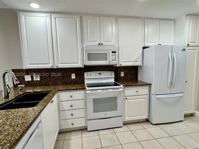 Building Photo - 314 Legare Ct