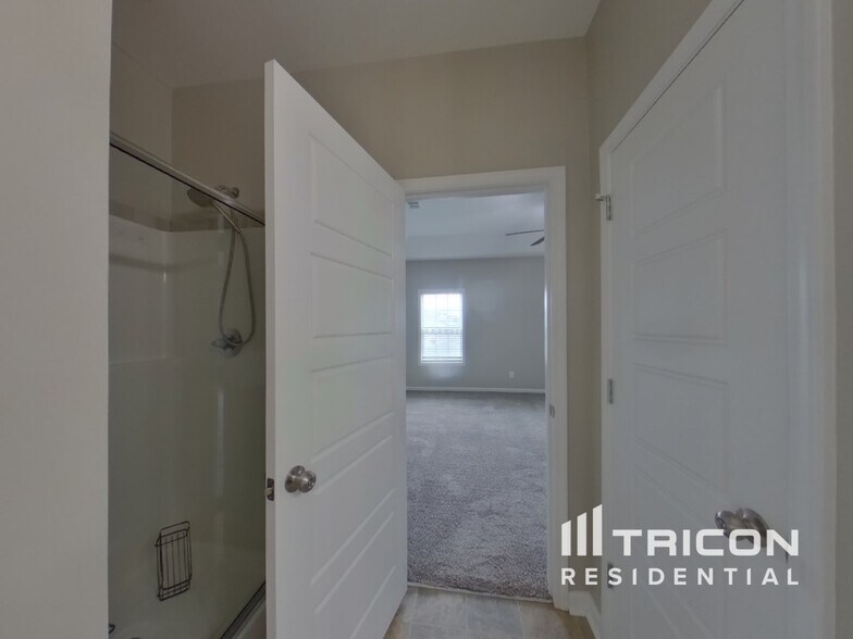 Building Photo - 814 Ellyson Dr