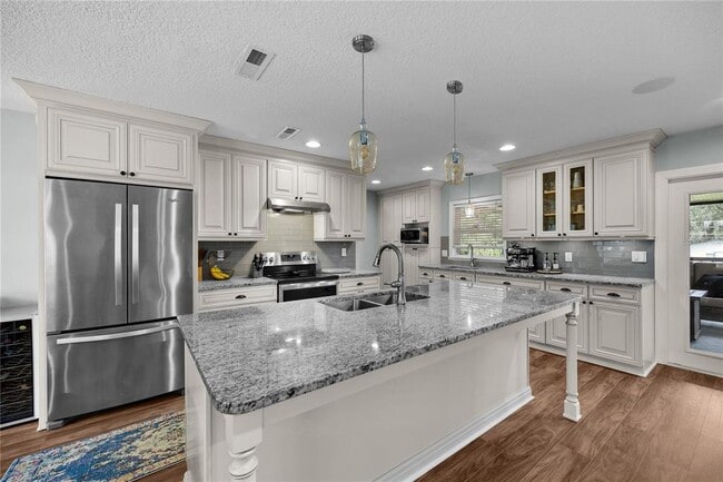 Building Photo - 2026 NW 19th Ln