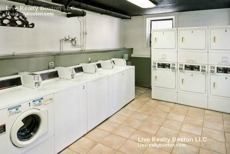 Building Photo - 5 Barrows St