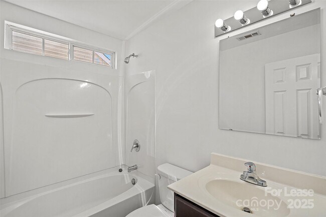 Building Photo - 5628 Henderson Oaks Dr