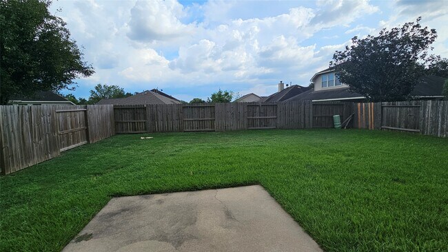 Building Photo - 18015 Willow Cliff Ln