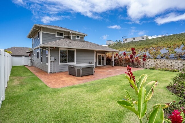 Building Photo - Beautiful Designed Spacious 3 bed/2.5 Bath Home at Kehalani with Ocean Views!