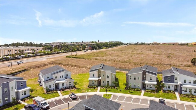 Building Photo - 9084 Sommerset Hills Dr