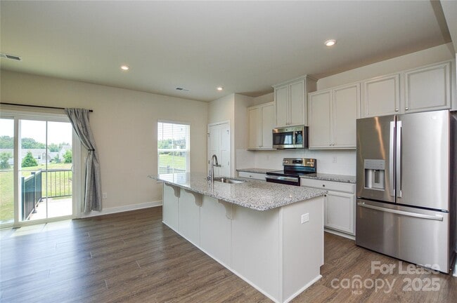 Building Photo - 9833 Oaklawn Blvd NW