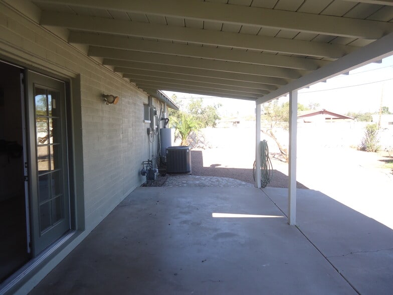 Building Photo - 1429 S Roberts Rd