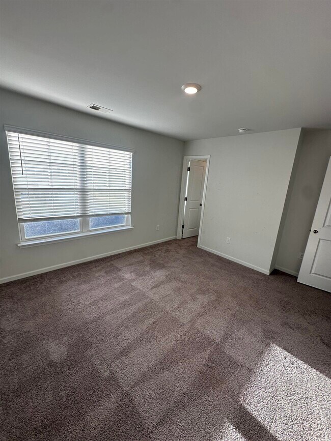 Building Photo - 2655 Pegasus Pl