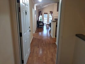 Building Photo - 13 Captains Ct