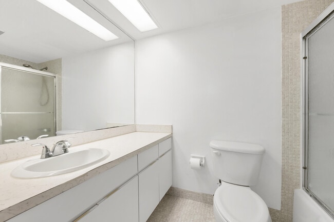 Building Photo - 3051 N Course Dr