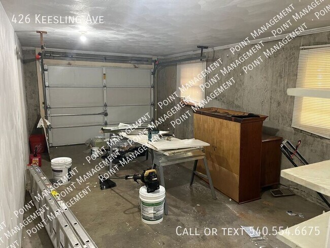 Building Photo - 426 Keesling Ave