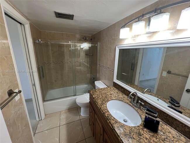 Building Photo - 6900 N Kendall Dr