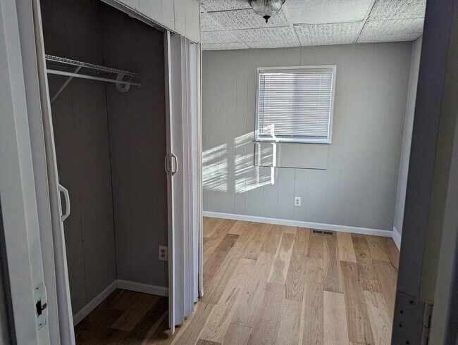Building Photo - 148 Collingwood Ave
