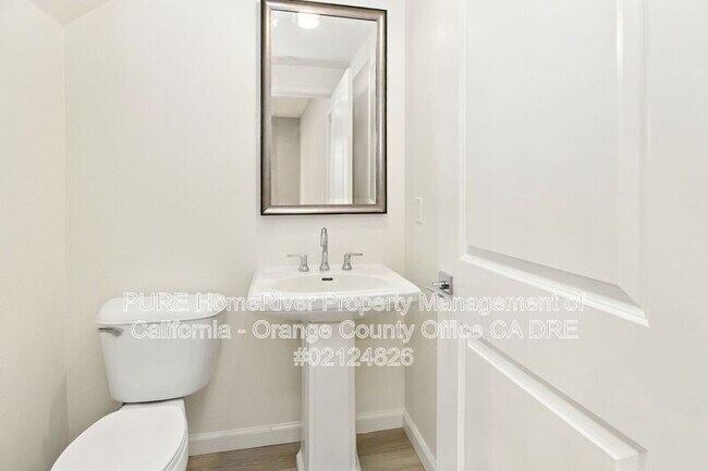 Building Photo - 208 El Paseo