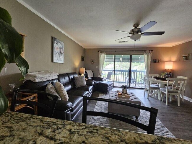 Building Photo - 208 Westlake Ct