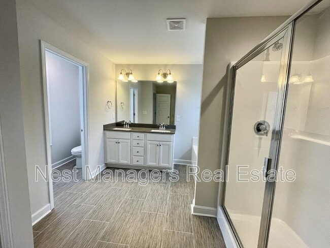 Building Photo - 1108 Mayfern Dr