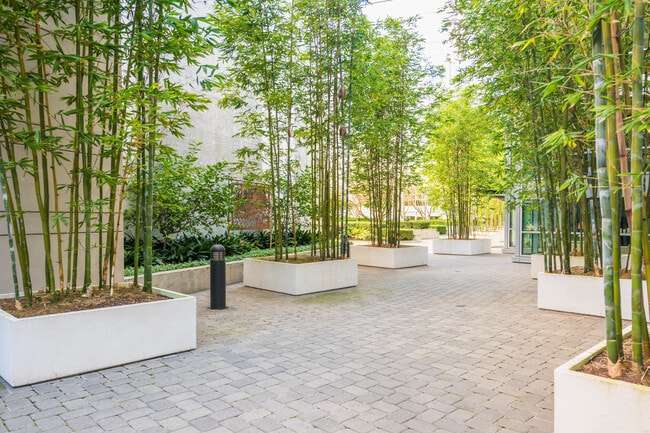 Building Photo - 200 Brannan St