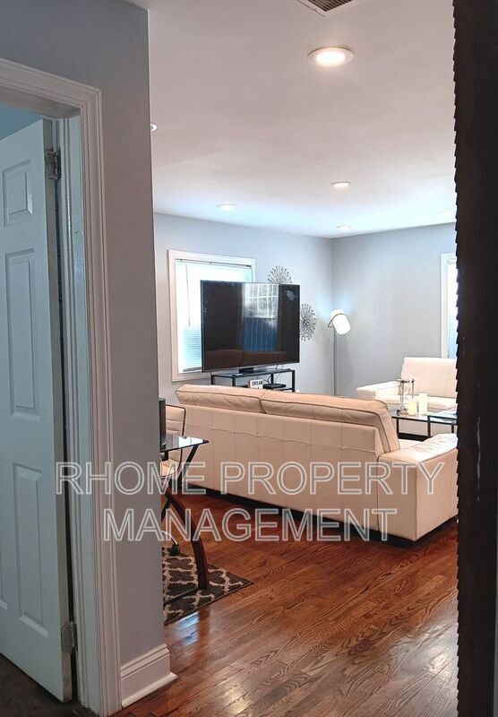 Building Photo - 1711 Candler Rd