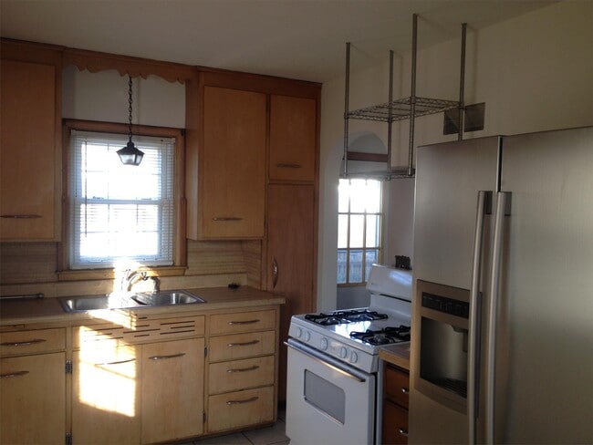 Building Photo - 5620 35th Ave S