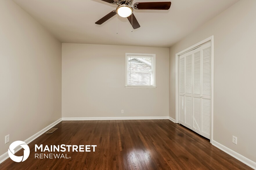 Building Photo - 7925 Stallion Dr