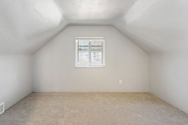 Building Photo - Updated 3 Bed 2 Bath in Penn Hills! Available MAY