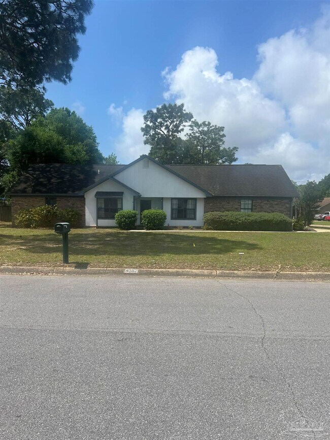 Primary Photo - 4207 Cherry Laurel Dr