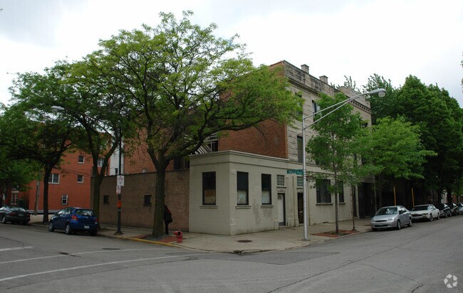 Primary Photo - 1031-1035 W Polk St