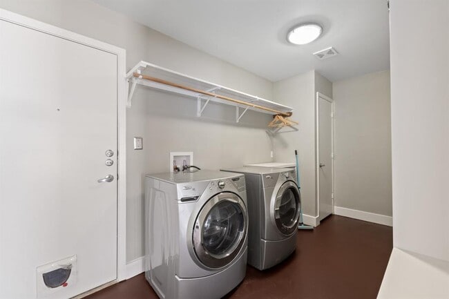 Building Photo - 3104 Candlelight Ct