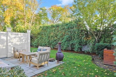 Building Photo - 39 Woodland Dr