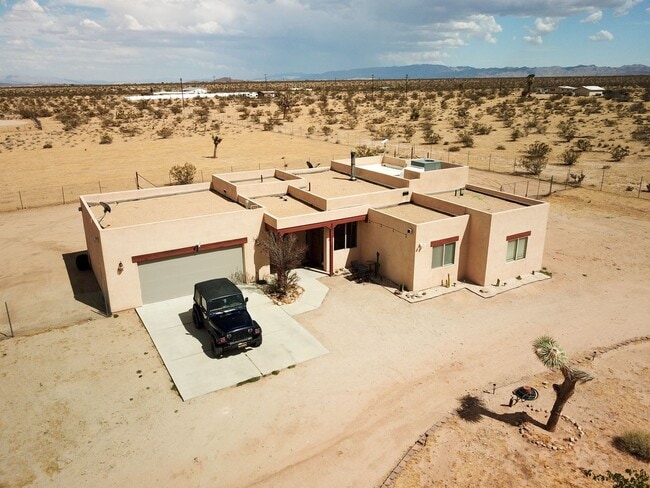Building Photo - 711 Willie Way