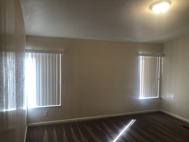 Building Photo - 11550 W Green Desert Rd