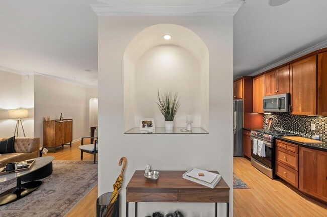 Building Photo - 1008 Portland Ave