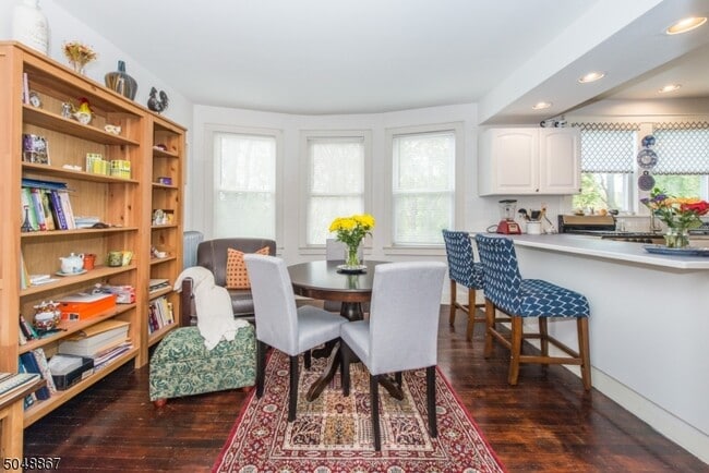 Building Photo - 116 Baldwin St