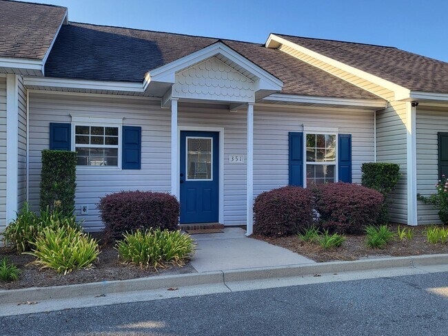 Primary Photo - 351 Moss Creek Ln