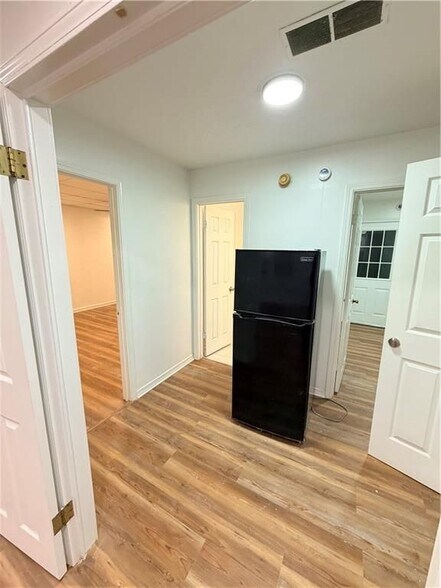 Building Photo - 1173 Mill Ridge Dr