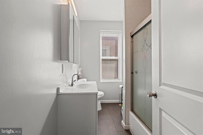 Building Photo - 4928 Florence Ave