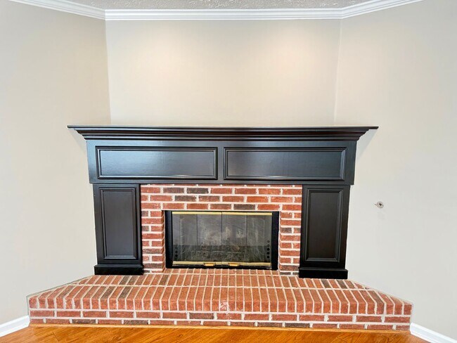 Building Photo - West Knoxville 37932 - 4 bedroom, 2.5 bath home - Contact Tanner Fee (865) 850-5103