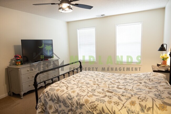 Building Photo - 233 Seabiscuit Ln