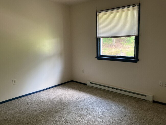 Building Photo - 63 Ashford Dr
