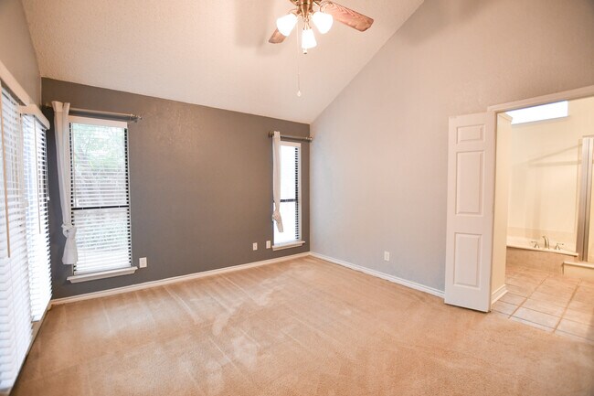 Building Photo - 4056 La Costa Ct