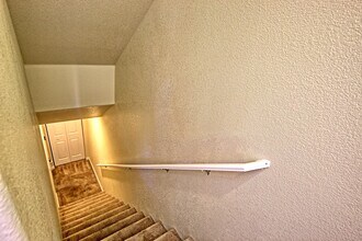 Building Photo - Updated Condo in North Reno