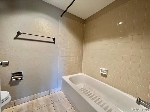Building Photo - 6483 S Havana St