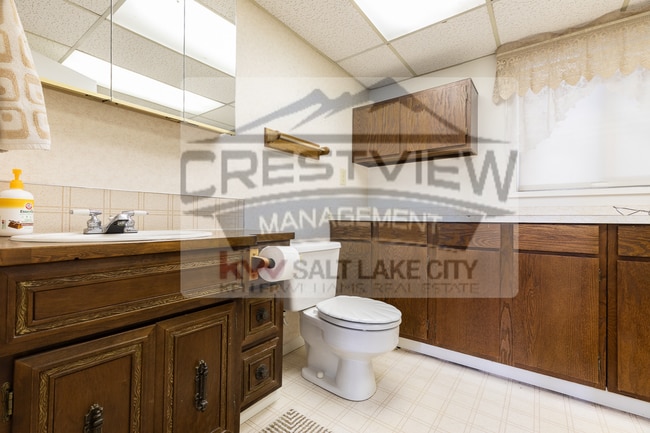 Building Photo - Charming East Sandy Home in a Prime Location