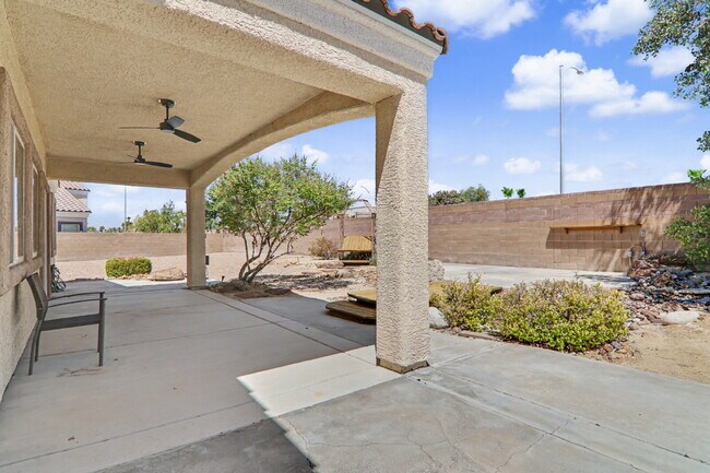 Building Photo - Immaculate 5-Bed, 3-Bath Entertainer’s Home on Over a Quarter Acre in Gated Riverwalk Ranch Manor...