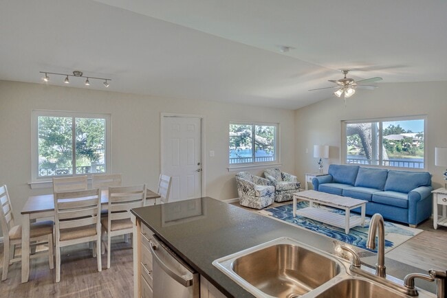 Building Photo - Magnolia Cove Apartments and Marina