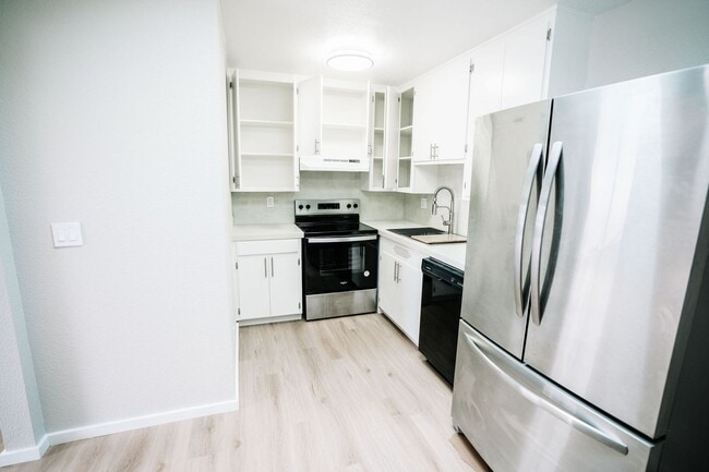 Building Photo - 1440 Myrtle Avenue