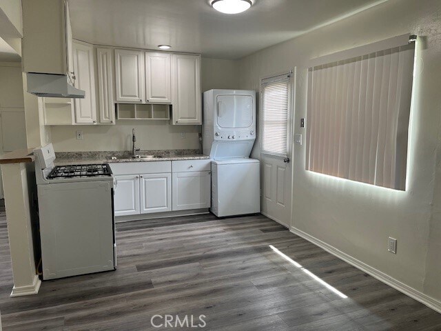 Building Photo - 45521 Sunset Ln