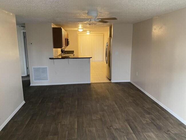 Building Photo - 7812 43rd Ave Dr W